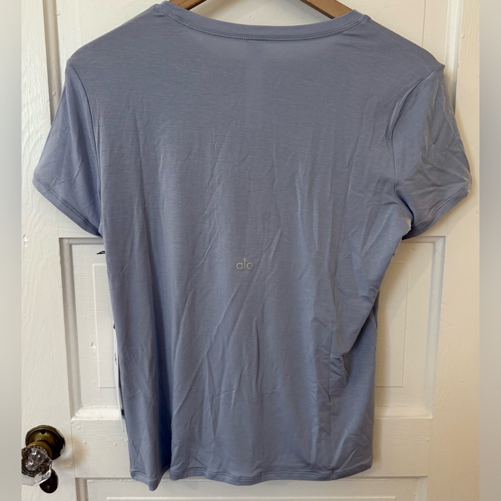 Alo Yoga All Day Short Sleeve Winter Frost M - Picture 4 of 6